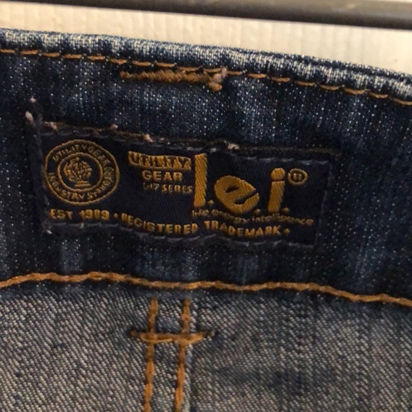 L E I. Blue Jean Capris Sz 11 Juniors - Picture 4 of 8